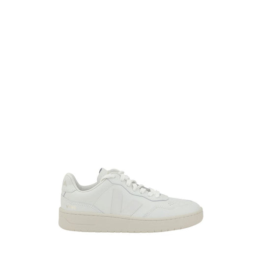 Veja white leather low top sneaker with flat laces and chunky beige sole