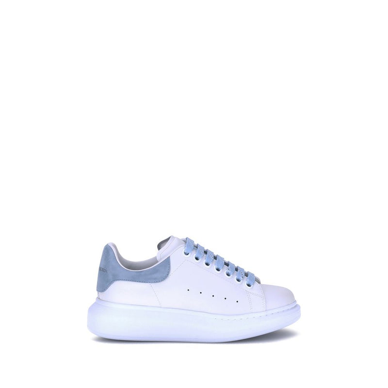 White calf leather platform sneaker with light blue laces and heel tab