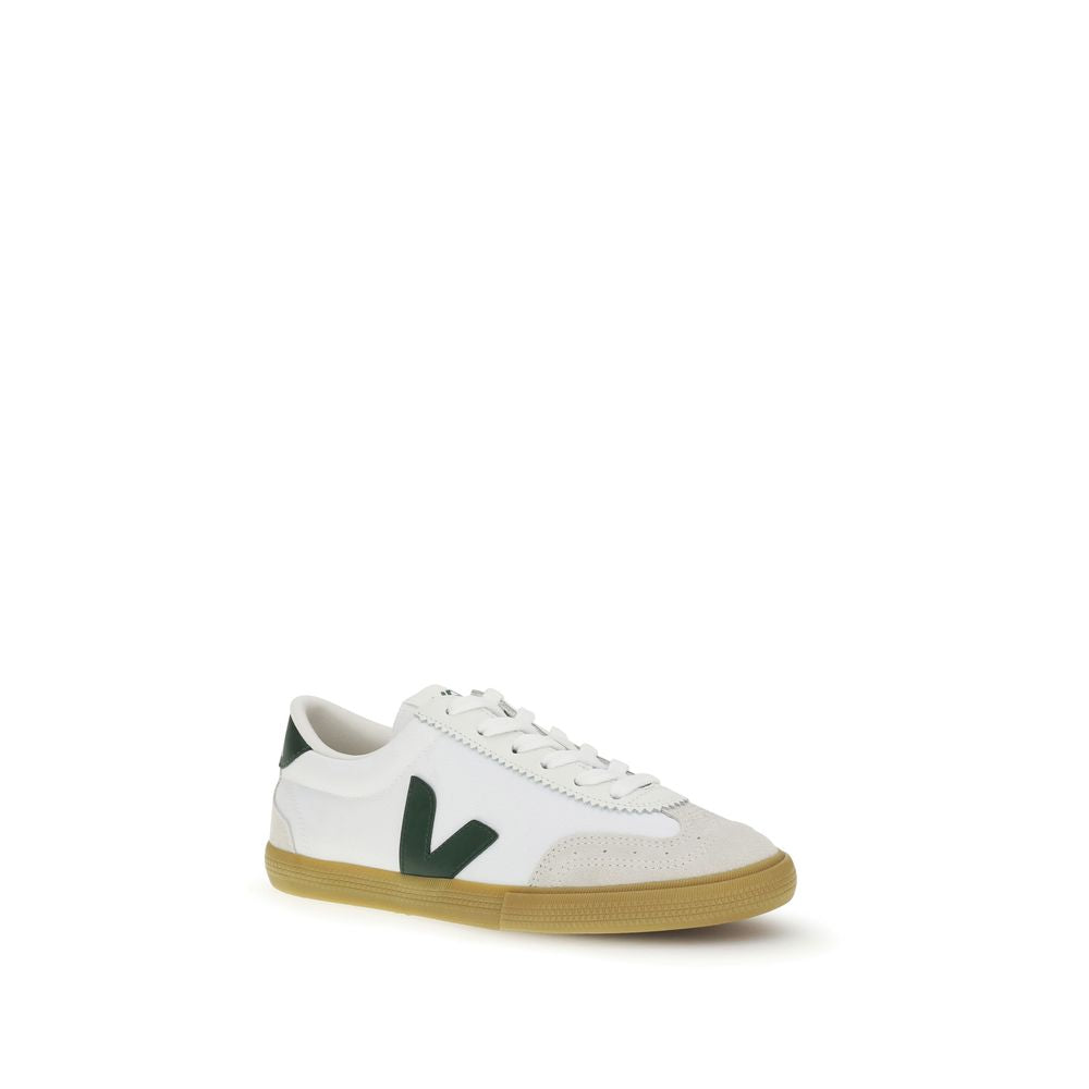 Veja white calf leather low-top sneakers with green logo, grey suede toe cap, and gum rubber sole.