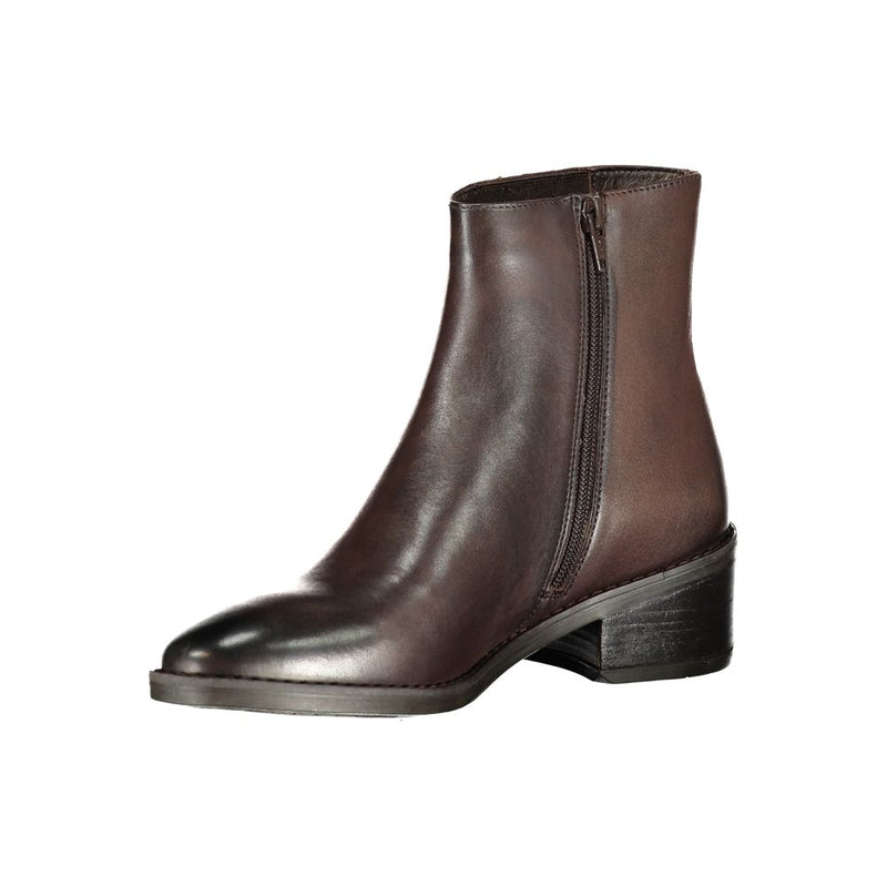 Brown leather Cafenoir ankle boot with side zipper and block heel on a white background.