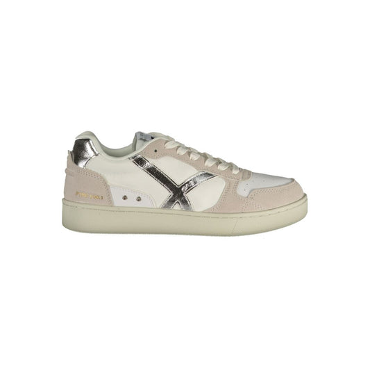 White polyurethane and suede women's sneaker with silver metallic details and a flat rubber sole.