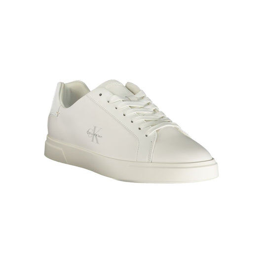 White Calvin Klein women's sneaker in smooth polyurethane, featuring a classic low-top lace-up design.