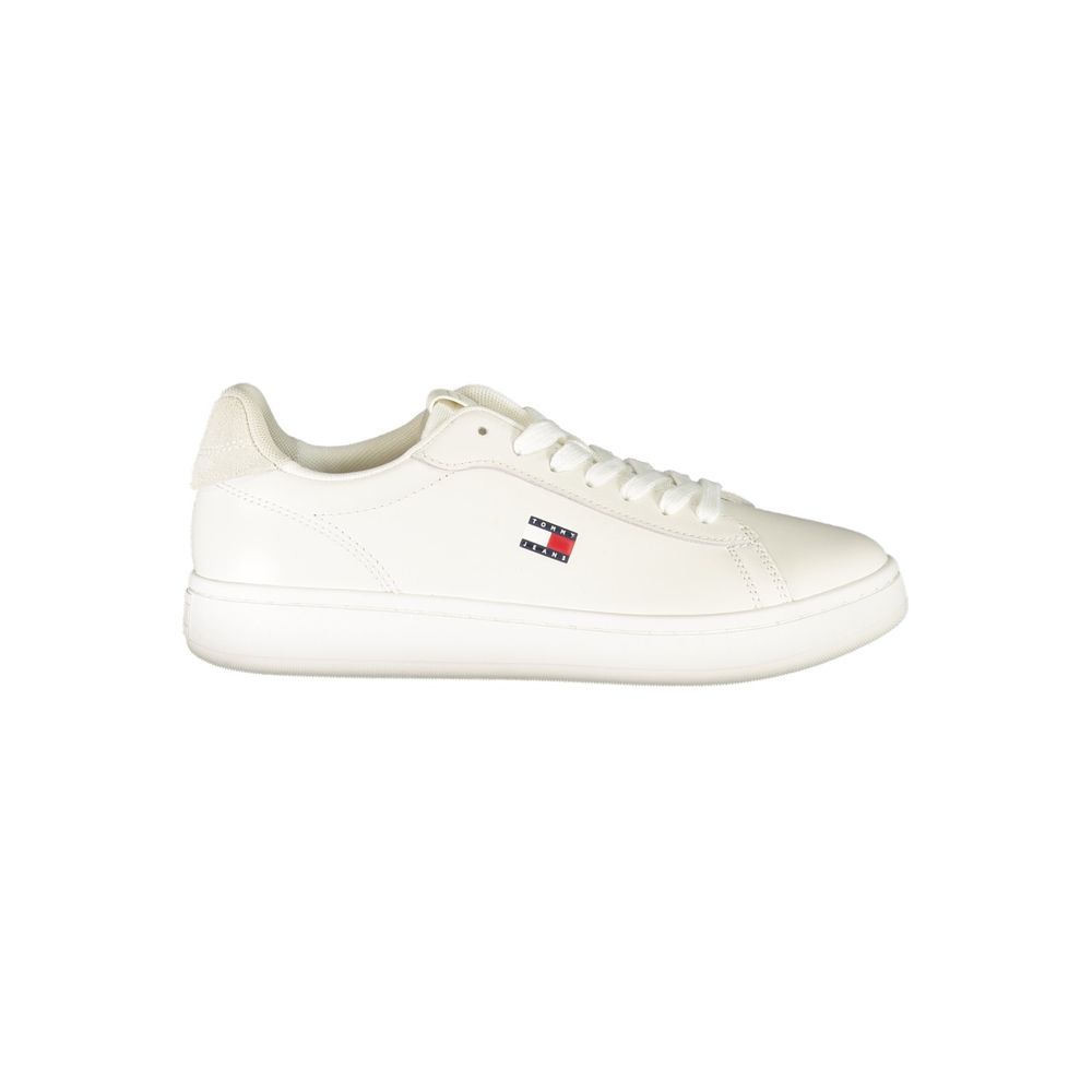 White polyurethane Tommy Hilfiger women’s sneaker with a classic lace-up style and signature logo tab.