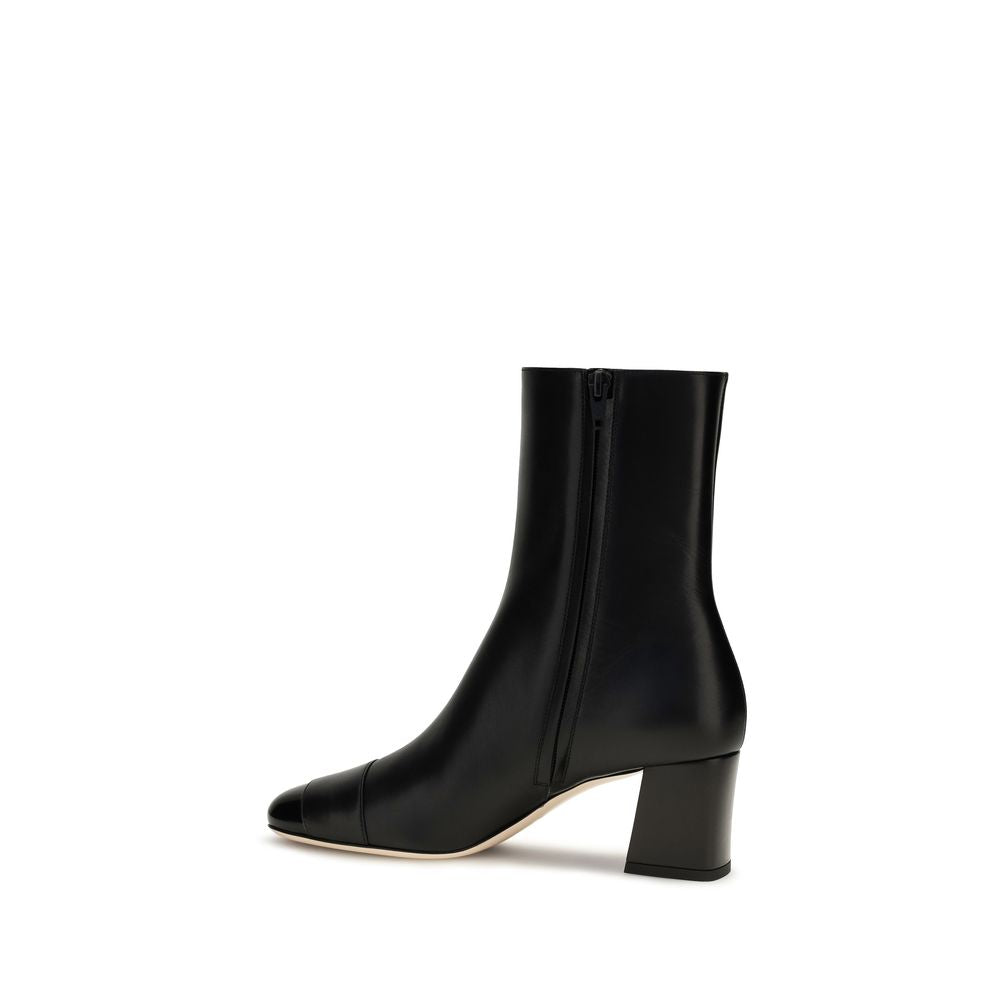 Valentino Garavani black calf leather ankle boots with block heel and side zipper.