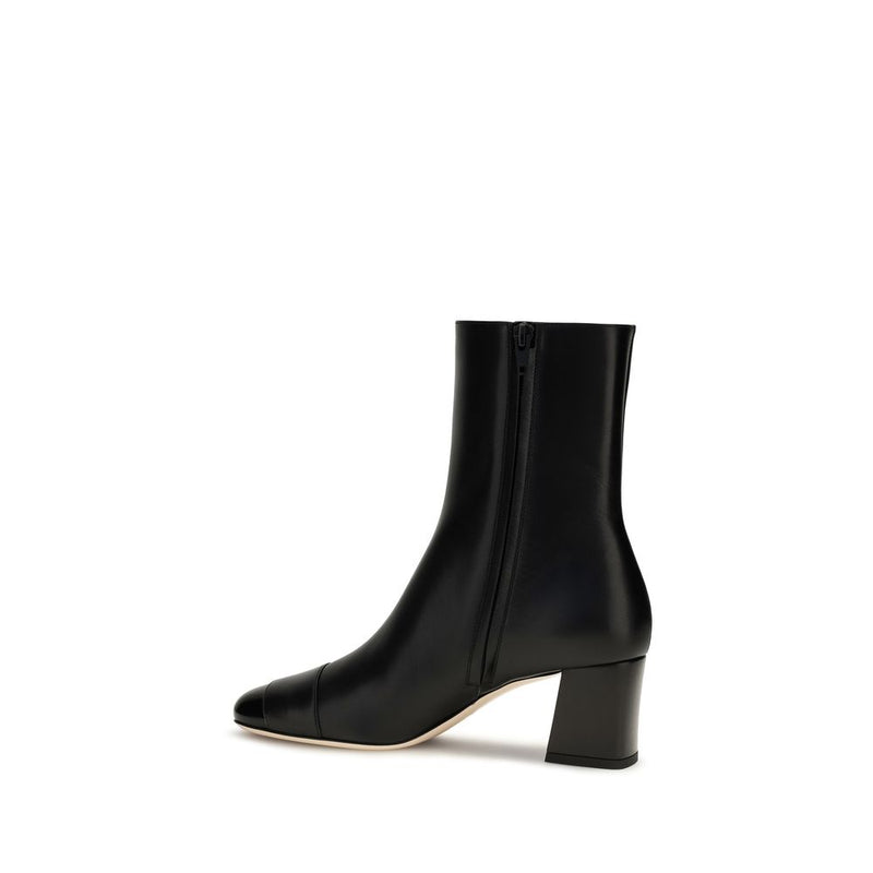 Valentino Garavani black calf leather ankle boots with block heel and side zipper.