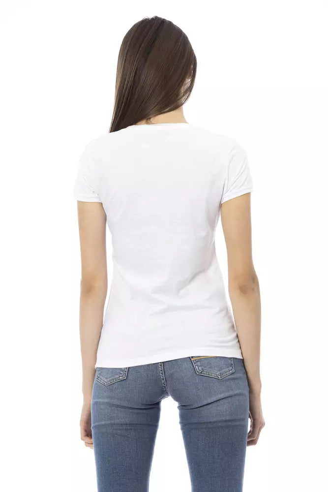 Woman wearing a white cotton short-sleeve t-shirt and blue jeans from the back
