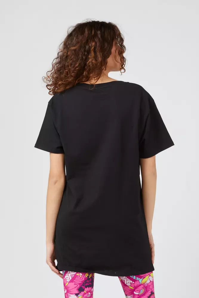 Black cotton women t-shirt, casual style, short sleeves worn by a model from the back