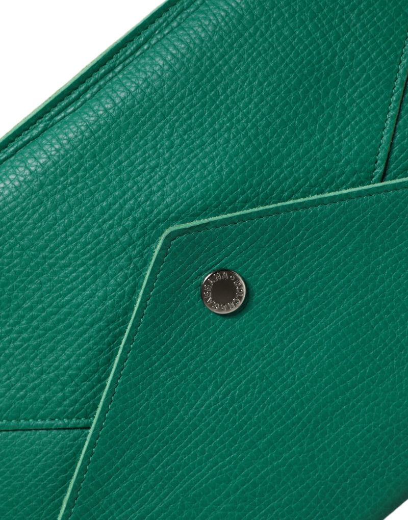 Green pebbled leather clutch purse with silver snap closure
