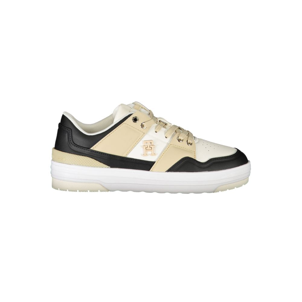 Tommy Hilfiger Bianco women’s leather sneaker in white, beige, and black with a sporty design and logo detail.