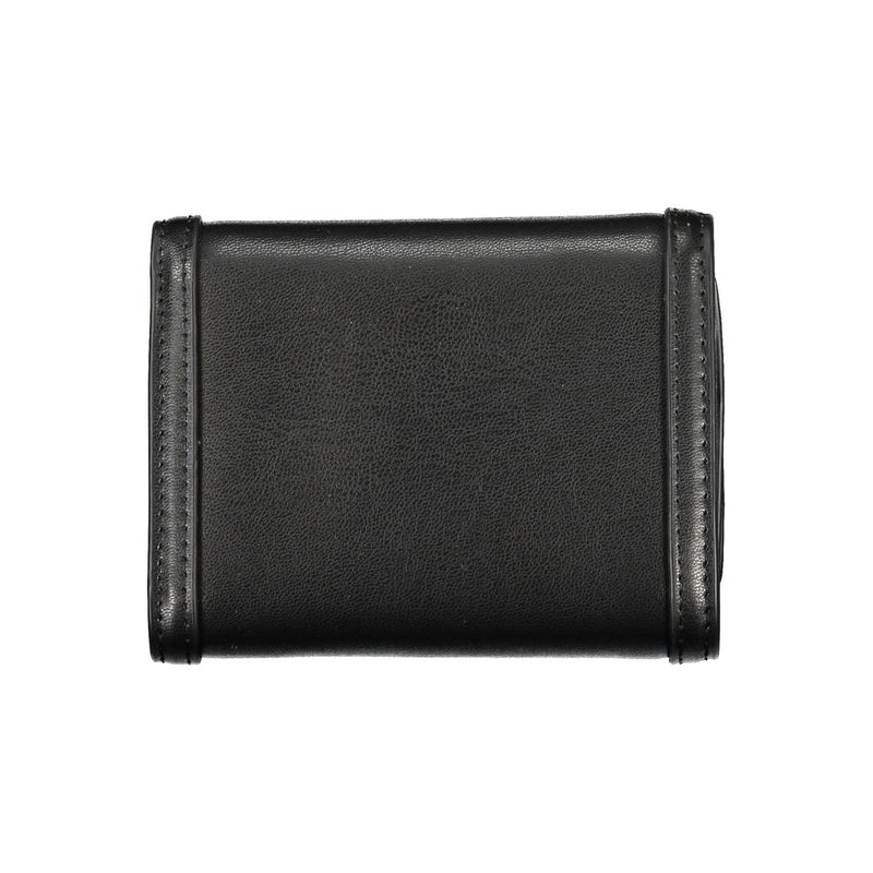 Black polyurethane women wallet in a simple compact style