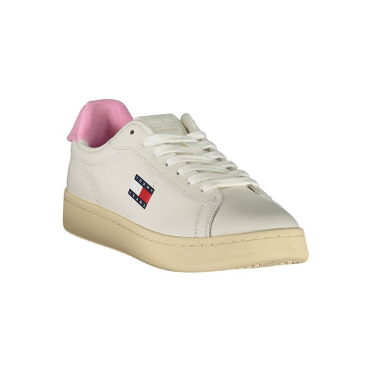 White polyurethane Tommy Hilfiger women's sneaker with a pink heel tab and a light beige platform sole.