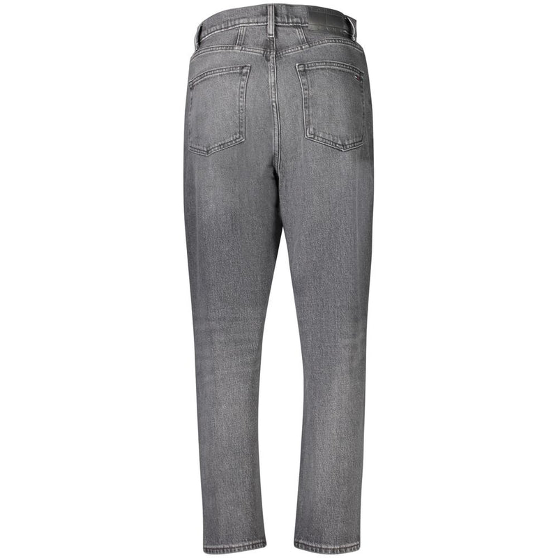 Black cotton women's jeans with back pockets and a straight leg fit